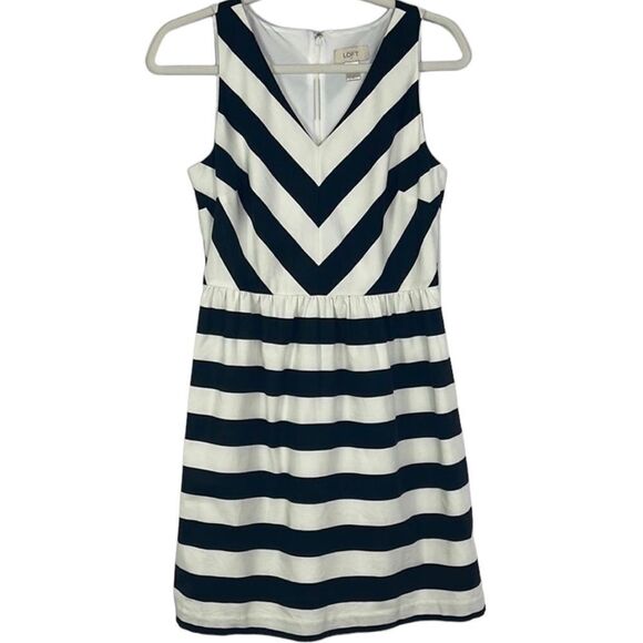 LOFT Outlet Black and White Chevron and Stripe Print Dress, Size 2, Lined - Picture 1 of 12
